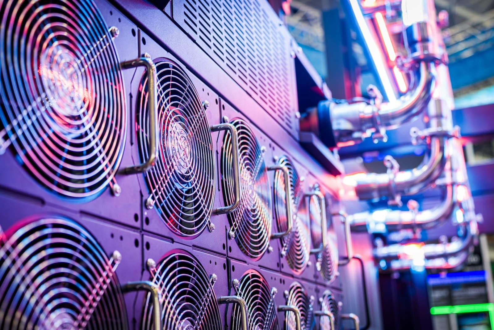 Cooling fans of a server unit